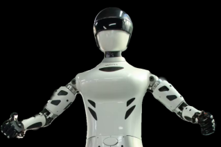 開年搶跑，全球首款具有仿人脊柱核心功能的人形機器人來了！